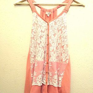 Rewind Juniors Coral Lace Top. Size: Small